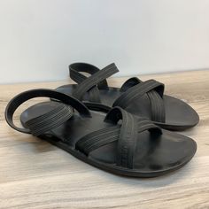 Gucci Men's 11.5 Eu 45 Black Heavy Sandals Slip On Gladiator Pre Owned Condition. Shows Wear, Has Heavy Heel Drag. See Photos. Please See All Pictures As They Are Part Of The Description. You Will Receive The Exact Item That You See In The Photos. Same Day Shipping On Items Purchased Before 3:00 P.M Cst Mon-Fri. Unless Stated Items Are Pre Owned And Will Show Normal Wear. Please Ask Any Questions That You May Have As I Am Happy To Answer. Thank You For Your Interest. Shoes Gucci, Gucci Black, Gucci Shoes, Gucci Men, Flip Flop Sandals, Flip Flops, Shoes Sandals, Men's Shoes, Slip On