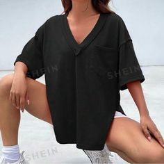 Nwt Shein Drop Shoulder Oversized V-Neck Solid Color T-Shirt Size: Xs Measurements- *Please Message Me For Measurements If You Need Them & I’ll Get Them To You Same Day Smoke-Free, Pet-Free Home All Clothes Are From My Personal Wardrobe & Arrive Clean/Ready To Wear #Ezwear #Vneck #Oversized #Boxy #Slits Bali Outfits, Oversize Tshirt Outfits, Ladies Tee Shirts, Tshirt Outfits, Shein Tops, Polo Dress, Henley Shirts, Crop Shirt, Oversized Shirt