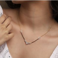 Designer Mangalsutra Gold Jewellery, Mangal Sutra Pendant Design, Mangalsutra Designs Rose Gold, Double Layer Mangalsutra Designs, Cute Mangalsutra Designs, Mangalsutra New Designs Gold, Magalsutram Chain Designs Gold, Latest Mangalsutra Designs 2023, Indian Mangalsutra Design Gold