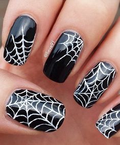 Diy Halloween Nail Art, Vampire Nails, Halloween Nails Diy, Pumpkin Nails, Lovely Nails, Black Nail Art, Holiday Nail Art