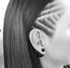 Side Shaved Designs, Undercut Lines Design, Side Shave Patterns, Shaved Side Designs, Side Shave Designs For Women, Women’s Haircut Shaved Side, Lines Shaved In Hair Woman, Long Hair Undercut Women Side Shave