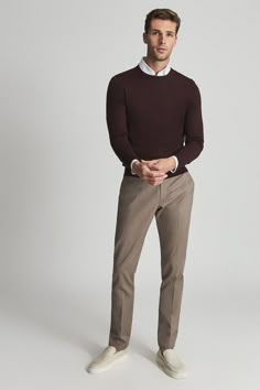 The Wessex crew-neck jumper is knitted in soft Merino wool. A versatile wardrobe essential that can be worn with smart tailoring or casual separates alike, try it with slim jeans and boots for a relaxed but polished look. Hand wash only. 100% Wool. Office Winter Outfits Men, Teacher Outfits Men, Business Casual Men Work, Corporate Casual, Smart Clothing, Mens Fall Outfits, Smart Outfits, Smart Casual Office