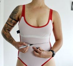 DIY NO SEW High Waist Bikini in 5 Minutes : 5 Steps (with Pictures) Drape Techniques, Diy Swimwear, Diy Swimsuit, Banner Diy, Upcycle Clothes Diy, Diy Tops, Refashion Clothes, Diy Clothing, No Sew