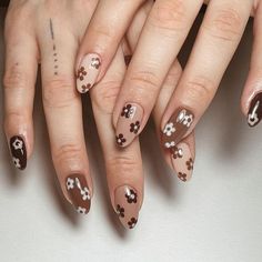 Cute Fall Nails Short Square, Short Brown Fall Nails, Thanksgiving Simple Nails, Gel Nails Ideas Fall, Elegant Fall Nails, Luminary Nails, Nail Polish Ideas Easy, Rodeo Nails, Beige Nails Design