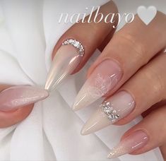 Nails With Pearls And Rhinestones, Pearl White Nails With Design, Nailbayo Nail, Nail Inspo Rhinestones, Pearl Nail Designs, White Nail Inspo, Toenails Designs, Nails After Acrylics