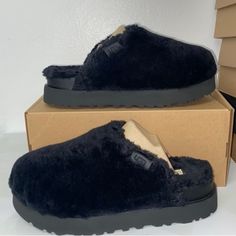 Ugg Fuzz Sugar Slide Size-7 Blk New/No Box Holiday Boots, Tall Uggs, Calf High Boots, Chestnut Uggs, Ugg Tasman Slippers, Sequin Boots, Star Boots, Ugg Classic Ultra Mini, Tall Brown Boots