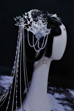 Fantasy Jewelry Headpieces, Fantasy Hair Accessories, Chinese Crown, Crown Aesthetic, Baby Naming, Chinese Hair Accessories, Genetic Mutation, Fantasy Dresses