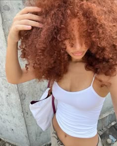 Dyed Curly Hair, Red Curly Hair, Colored Curly Hair, Dyed Hair Inspiration, Dyed Natural Hair, Curly Hair Styles Easy, Beautiful Curly Hair, Pretty Hair Color, Mia 3