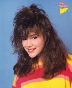 Best 80's Fashion Look : Alyssa Milano in the 80's - sporting a classic 80's hairstyle (i.e., "B... Alyssa Milano Young, Alyssa Milano Hair, 80s Pop Culture, 80s Fashion Trends, 80's Fashion, Teased Hair, 80’s Fashion