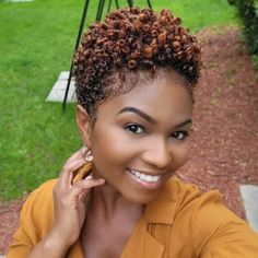 Short Curly Afro, Natural Hair Haircuts, Short Natural Curly Hair, Tapered Natural Hair, Natural Hair Cuts, Curly Crochet Hair Styles, Natural Hair Short Cuts, Short Sassy Hair, Pelo Afro