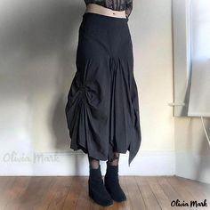 Olivia Mark - Half-Length Goth-Inspired Evening Gown Casual Long Skirts, Skirt Stitching, Long Skirt Formal, Elegant Goth, Long Skirt Casual, Long Flowy Skirt, Mid Calf Skirt, Calf Length Skirts, Maxi Dress Pattern