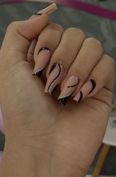 Nagellack Trends, Black Acrylic Nails, White Nail, Acrylic Nails Coffin Short, Pink Acrylic Nails, New Year's Nails, Prom Nails, Classy Nails, Pretty Acrylic Nails