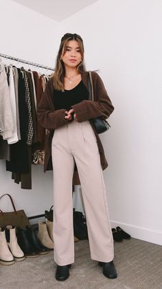 Trendy Work Clothes For Women, Business Casual Outfits With Sweaters, Clean Professional Outfits, Cold Weather Office Outfits Business Casual, Professional Cozy Outfits, Business Casual Outfits For Women Sweater, Fall Business Causal Outfits Women, Proffesional Outfits Fall, Teacher Outfits Winter 2022