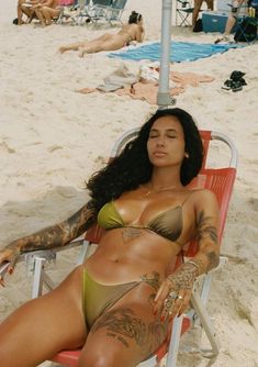 Tattoed Women, Fit Body, Triangle Top, Inked Girls, Looks Style, Leg Tattoos, Body Goals, The Earth, Maui