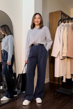 Blue Sweater Work Outfit, Blue Pants Winter Outfit, How To Wear Trousers Women, Blue Trouser Outfit Women, Winter Trousers Outfit, Trouser Pants Outfits Casual, Blue Capsule Wardrobe, Comfy Office Outfit, Intern Outfit