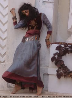 Esmeralda Aesthetic, Carpet Outfits, Ethno Style, Red Carpet Outfits, Poses References, Arte Inspo, Fantasy Clothing, Mode Inspiration, The Red Carpet