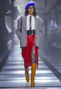 #Gucci #ExquisiteGucci #AlessandroMichele 00s Runway, Gucci Runway, Genderless Fashion, Gucci Outfits, Quirky Fashion, Gucci Fashion, International Fashion, Fashion Stylist, Milan Fashion Week