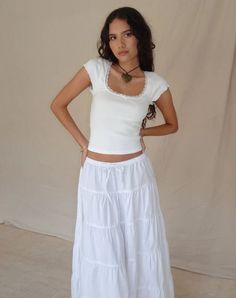 Amazon Link Attached👙 Long White Skirt Styling, Long White Skirts Outfits, Styling A Long White Skirt, Long White Linen Skirt Outfit, White Tiered Maxi Skirt, Maxi Skirts Outfit Ideas, Styling White Maxi Skirt, How To Style A Long White Skirt, Outfit With Long White Skirt