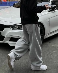 Grey Sweatpants Outfit Men, Grey Sweats Outfit, Baggy Sweatpants Outfit, Seth Capella, Sweatpants Aesthetic, Gray Sweatpants Outfit, Hoodie Outfit Men, Guys Fits, Sweats Outfit