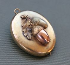 Acorn Jewelry, Victorian Locket, Jewelry Lockets, Victorian Jewelry, Gold Set, Vintage Jewellery, Matte Gold