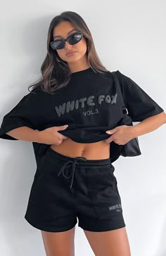 Offstage Oversized Tee Onyx | White Fox Boutique USA Short Sweatpants, Fox Clothing, Boyfriend Outfit, Fox Shirt, Oversized Outfit, Sweatshirt Set, Loungewear Sets, Short Sleeve Pullover, Tshirt Outfits