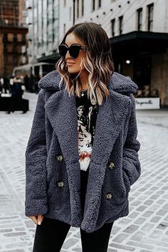 Jacket Fashion Winter Coat, Shaggy Jacket, Mode Mantel, Faux Shearling Coat, Winter Fashion Coats, Black Winter Coat, Trendy Jackets, Anorak Jacket, Oversized Coat