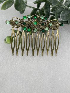 Green crystal rhinestone 2.5” Antique vintage style bridal Wedding shower sweet 16 birthday princess bridesmaid hair accessory This item is made by a Hairdazzel The Hairdazzzel Accessory brings out the beauty and style within. Handcrafted from high-quality beads crystal ,Rhinestone every piece from the hairdazzzel hair Jewelry collection is designed to emphasize and accentuate your individual personality. More than something you’ll wear once and forget, your unique hair Jewelry hair accessories