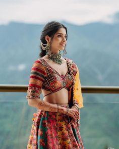 Mehandi Outfit, Best Indian Wedding Dresses, Mehendi Outfit, Haldi Outfit, Trendy Outfits Indian, Mehendi Outfits, Lehenga Designs Simple