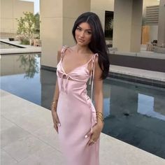 Questions? Leave A Comment Below! The Sweetest Oblivion, Long Beach Dress, Ideas De Outfits, Suspender Dress, Satin Maxi Dress, Style Maxi Dress, Dress Inspo, Evening Dresses Prom, Glamorous Evening Gowns