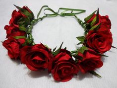 Black Hair Pieces, Red Flower Crown, Rose Flower Crown, Diy Crown, Birthday Gifts For Boyfriend Diy, Flower Gift Ideas, Headpiece Jewelry