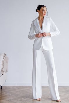 Black Single-Breasted Suit 3-Piece – ELAGIA Graduation Suits For Women, Bride Suit, Graduation Suits, White Pants Outfit, Pant Suits For Women, Grad Ideas, White Suit, Exposed Seams, Veronica Beard