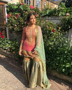 Desi Sharara Outfit, Sharara Outfit, Desi Suits, Bridal Mendhi, Asian Fits, Desi Fits, Mehndi Outfits, Wedding Outfits For Women, Pakistani Formal Dresses