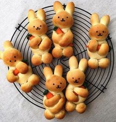 there are many buns that have been made to look like rabbits