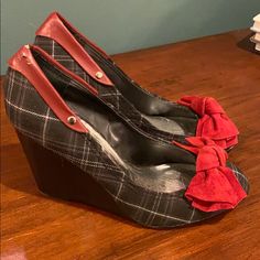 Brand New! Chic Plaid Wedges With Dark Red Accents. Definitely Captures The Vintage Vibe! Never Worn. Scuffs From Being Tried On At The Store. Please Note That The Red Leather Trim In The Back Is Starting To Flake Off Its Color But These Could Be Replaced Or Removed. Priced Accordingly. Casual Fitted Wedge Heels, Casual Red Fabric Heels, Red Fabric Heels With Round Toe, Outfit With Red Heels, 90s Y2k Fashion, Silly Girls, At The Store, New Chic, Easy Trendy Outfits