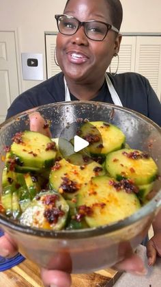 Miriam Green on Instagram: "Asian Cucumber Salad 
Inspo: @logansfewd 
#cucumber #cucumbersalad #cucumberrecipes" Logansfewd Cucumber, Authentic Asian Dishes, Instagram Asian, Asian Cucumber Salad, Cucumber Recipes, 30 Minute Meals, Cucumber Salad, Asian Dishes, Cucumber