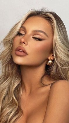 Models Makeup in 2022 | Wedding hair and makeup, Hair makeup, Hair styles Eyeshadow Looks For Blonde Hair, Soft Sultry Eye Makeup, Summer To Fall Makeup, Natural Lifted Makeup Look, Make Up Prom Ideas, Brookelle Mckenzie Makeup, Natural Snatched Makeup, Insta Makeup Looks, Flirty Eye Makeup