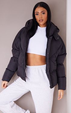 Upgrade your new season essentials with this puffer jacket. Featuring a black nylon material with an oversized fit and curved panel detailing, we're in love. Team with comfy bottoms and hi-tops for an effortlessly on-point vibe.    Length approx 48cm/19 (Based on a sample size UK 8)   Model wears size UK 8/ EU 36/ AUS 8/ US 4 Puffer Coat Outfit, Cute Winter Coats, School Coat, Comfy Bottoms, Black Winter Jacket, Black Puffer Coat, Winter Puffer Jackets, Black Curves, Puffy Coat