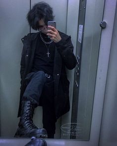 Men Goth Aesthetic, All Black Skater Outfit Men, Goth Looks Outfits Men, Werewolf Aesthetic Outfit Male, Goth Fits Men, Men Goth Outfit, Metal Head Outfits Men, Goth Style Men, Casual Goth Outfits Men