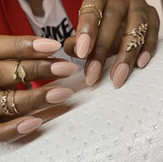 Oval Nails On Black Women, Neutral Nails On Black Women, Nude Nails On Black Women, Taupe Oval Nails, Neutral Nail Colors For Black Women, Nude Round Nails, Almond Nails Nude Color, Neutral Gel Nail Colors Dark Skin, Neutral Nail Black Women