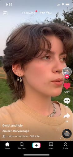 Medium Length Haircut Tomboy, 70s Womens Short Hair, K Pop Hairstyles Short Hair, Short Haircuts For Tomboys, Shaggy Haircuts Not Styled, Shorter Womens Haircuts, Pixie Hair Straight, Keara Graves Hair Short, Slight Mullet Women