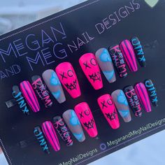 Absolutely obsessed with these Jinx-inspired nails! 🎀💥 The bold colors, edgy details, and those adorable cloud tattoos—everything screams chaos and charm! 💙💖 What’s your favorite detail? #JinxNails #arcanenails #CustomNailArt #arcanejinx Chaotic Nail Designs, Jinx Arcane Nails Design, Jinx Arcane Acrylic Nails, Jinx Nails Design, Jinx Hair Color