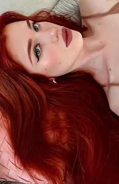 Red Haired Girl Aesthetic, Red Hair Brides, Pretty Red Hair, Red Hair Inspiration, Bright Red Hair, Van Doren, Hair Color Auburn, Girls With Red Hair