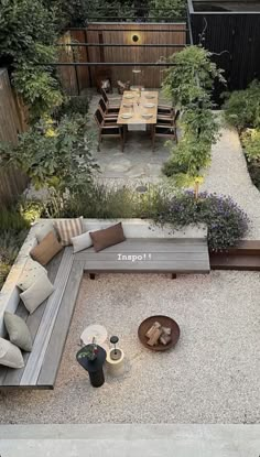 Pergola Small Patio, Small Backyard With Patio, Small Courtyard Landscaping, Modern Courtyard Garden Design, Seating Areas In Gardens, Long Patio Ideas, Deck Seating Ideas, Patio In Front Of House, Backyard Zones