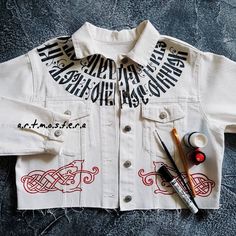 Linguistics Aesthetic Outfits, Hand Painted Jacket, Jacket Hand Painted, Custom Denim Jacket, Creative Shirts, Painted Jacket, Aesthetic Content, Russian Culture