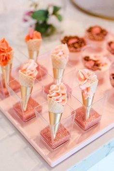 Smarty Had A Party provides exquisite disposable plastictableware specifically designed for elegant parties at prices much lower than rentals Dessert Mini, Peach Party, Galentines Party, Wedding Dessert Table, בר מצווה, Ice Cream Cones, Dessert Cups, Sweet Table, Wedding Desserts