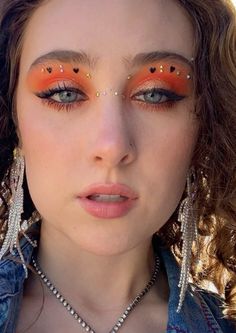 Chappell Roan Makeup Inspired, Chappell Roan Makeup Looks, Chapel Roan Makeup, Chappell Roan Makeup, Eyeball Painting, Birthday Moodboard, Chapelle Roan, Chapell Roan, Chappel Roan