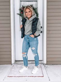 Cute On Cloud Outfits, Cropped Hoodie And Jeans, Kan Kan Jeans Outfit, Crop Bubble Vest Outfit, Casual Fall And Winter Outfits, Crop Black Puffer Vest Outfit, Womens Hoodie Outfit Style, Jeans And Hoodie Outfit Women, Sweater And Jean Jacket Outfit