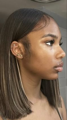 Black Hair Blonde Highlights, Style With Scarf, Color For Black Hair, Fitness Hairstyles, Silk Press Natural Hair, Highlights Curly Hair, Honey Brown Hair, Black Hair With Highlights, Dyed Hair Inspiration