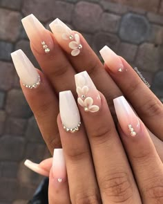 White Flower Nail Design, Bride's Nails, Art With Crystals, Design Nails Art, Wedding Nail Art, 3d Nail Designs, Unghie Sfumate, 3d Flower Nails, White Gradient