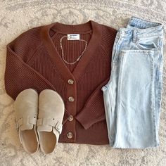 Brown Cardigan Outfit, Teacher Fashion, Rich Style, Clogs Outfit, Casual Fall Outfit, Weekend Outfits, Cardigan Outfit, Ootd Inspo, Brown Cardigan